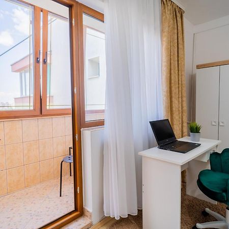 Serene 1Br Apartment With Workspace Boekarest Buitenkant foto