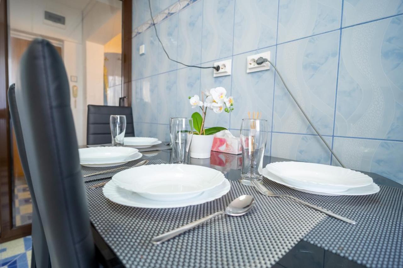 Serene 1Br Apartment With Workspace Boekarest Buitenkant foto