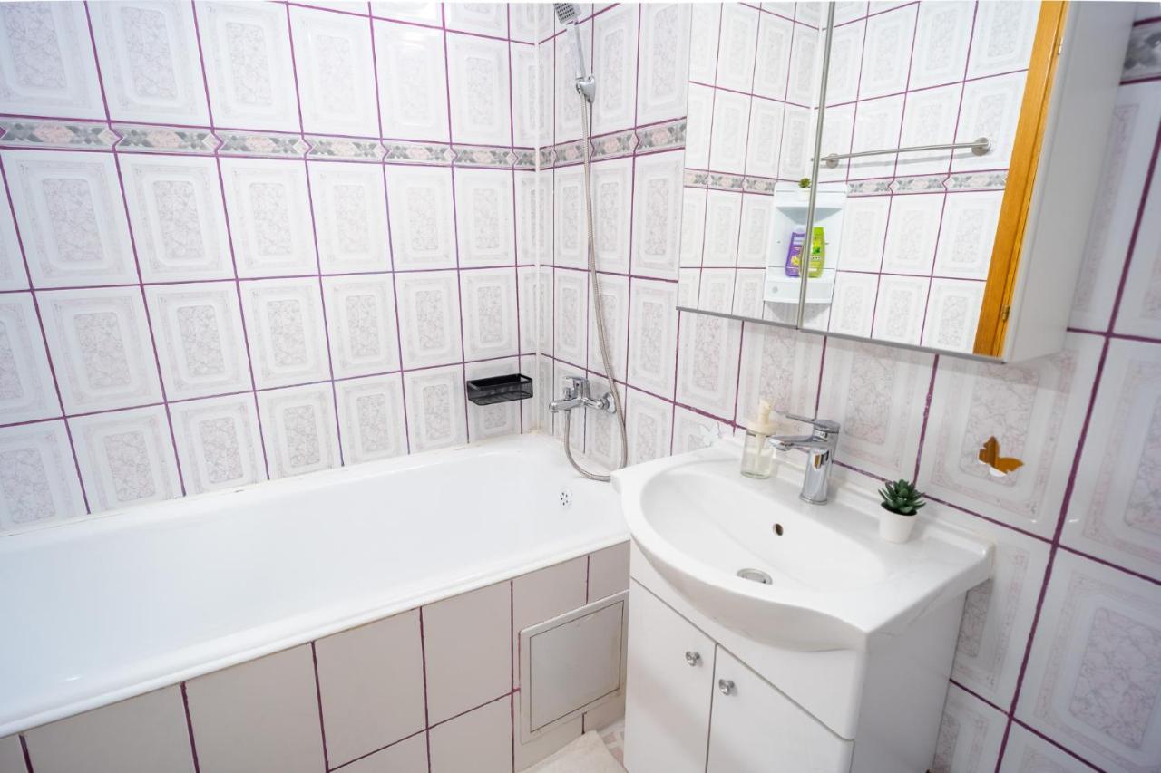 Serene 1Br Apartment With Workspace Boekarest Buitenkant foto