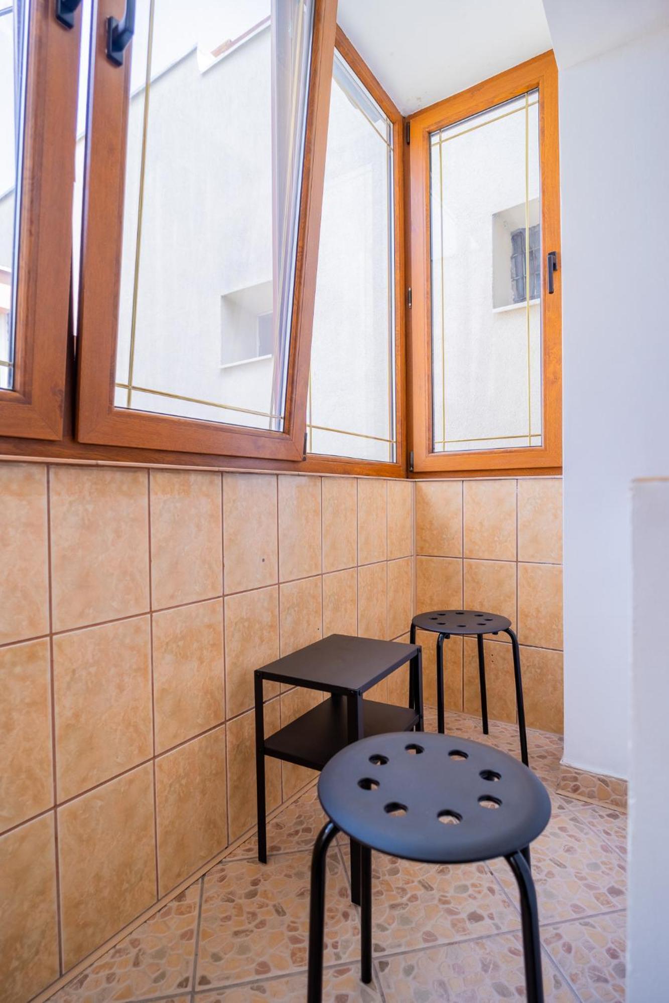 Serene 1Br Apartment With Workspace Boekarest Buitenkant foto